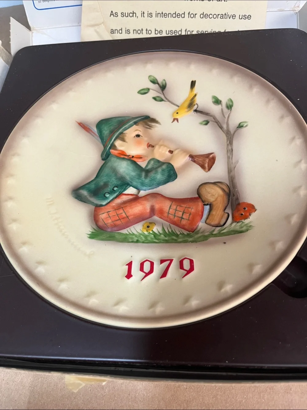 Hummel Goebel Decorative Collector Plate in Cream and Red